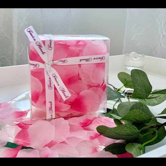 Boxed Silk Rose Petals - Pink Sorbet - Picture 4 of 4